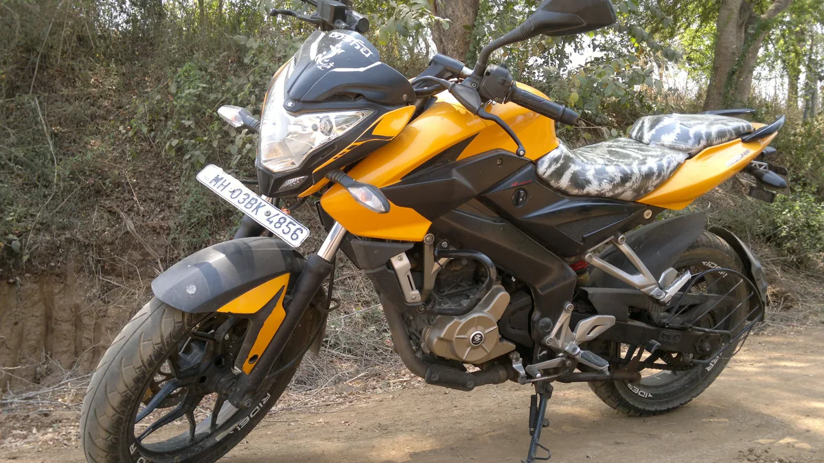 Bajaj Pulsar 200 NS सड़क पर (प्रतीकात्मक तस्वीर)