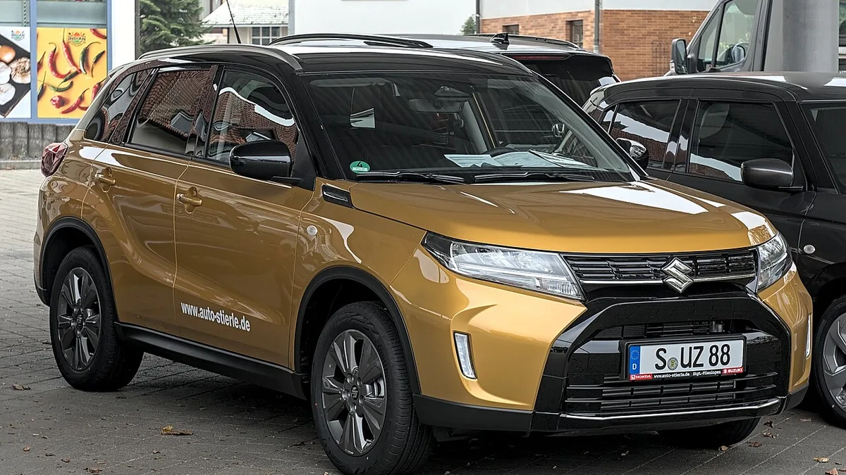 सुजुकी विटारा SUV सड़क पर (प्रतीकात्मक तस्वीर)