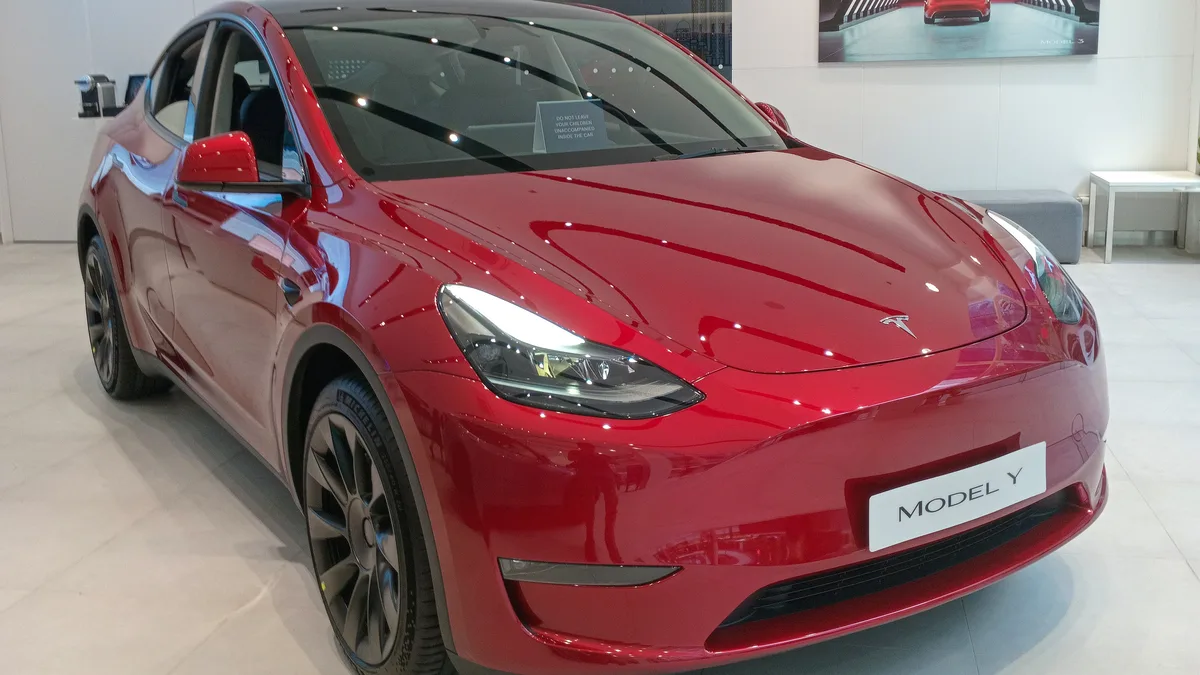 ₹19,990 महीना: Tesla Model Y अब इतने में? Switch and Save Carnival की पूरी सच्चाई
